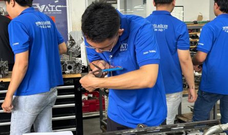 bằng đại học công nghệ ô tô làm kỹ sư hãng xe được không