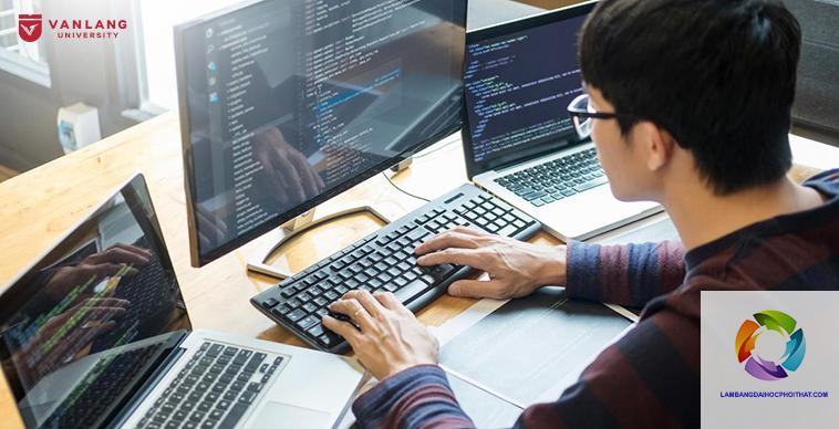 bằng đại học kỹ thuật phần mềm làm full stack được không