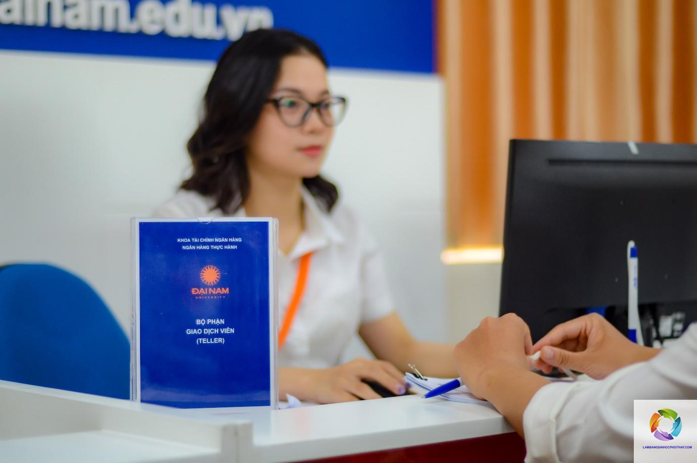 bằng đại học ngành tài chính ngân hàng có dễ xin việc không - Hình 4