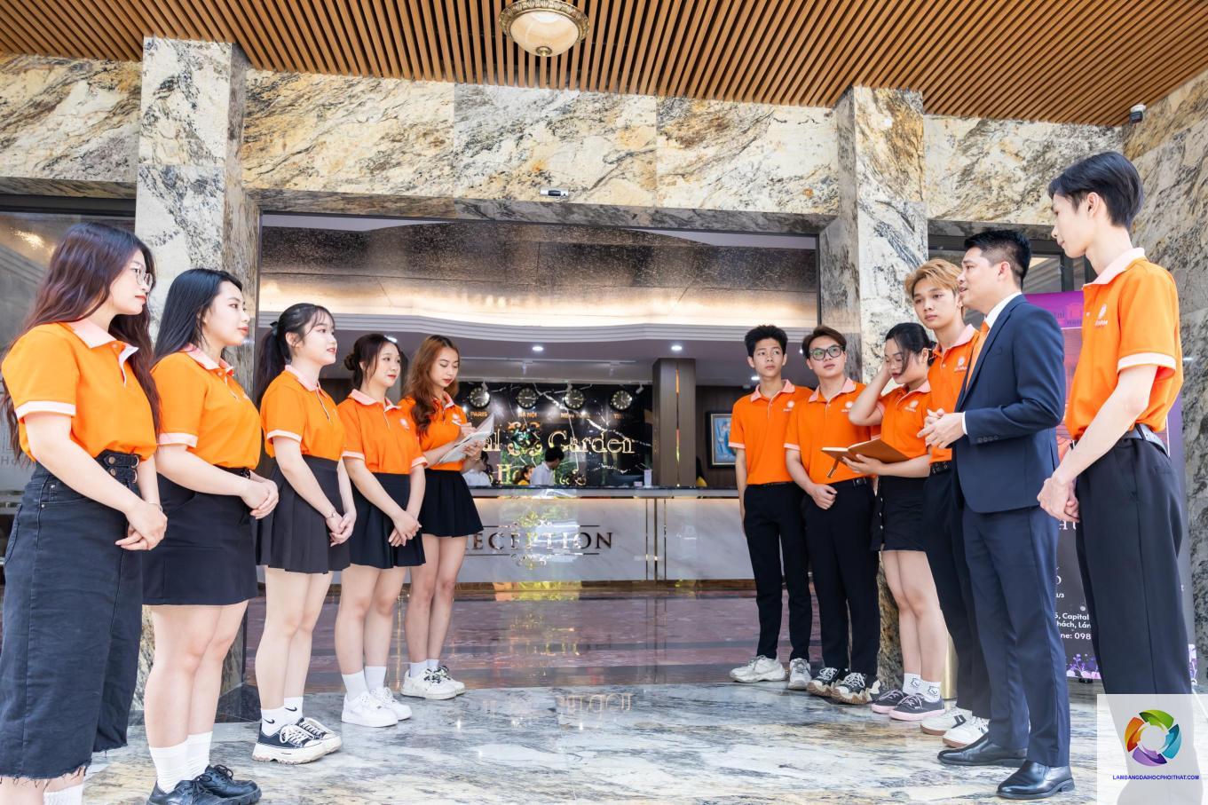 bằng đại học quản trị khách sạn học lên được gì - Hình 3